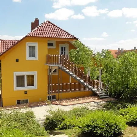 Apartmán In Zentrumsnaehe Mit Panorama Zalakaros